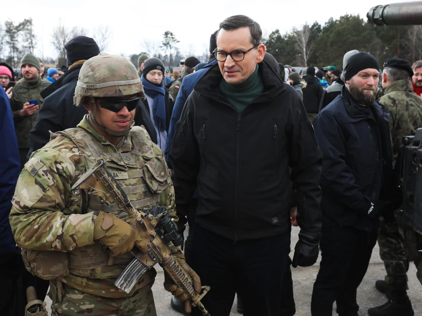 Premier Mateusz Morawiecki  podczas spotkania z uczestnikami projektu „Trenuj z NATO”