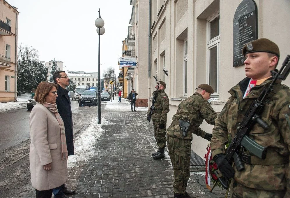 Premier Mateusz Morawiecki i rzecznik PiS Beata Mazurek