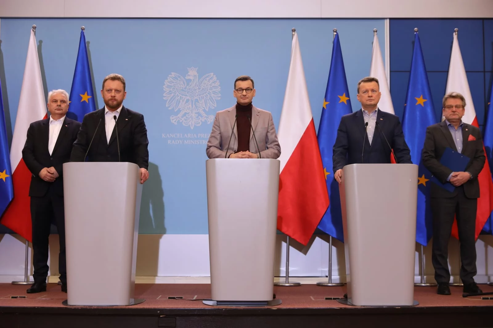 Mateusz Morawiecki, Łukasz Szumowski, Mariusz Błaszczak na konferencji w KPRM