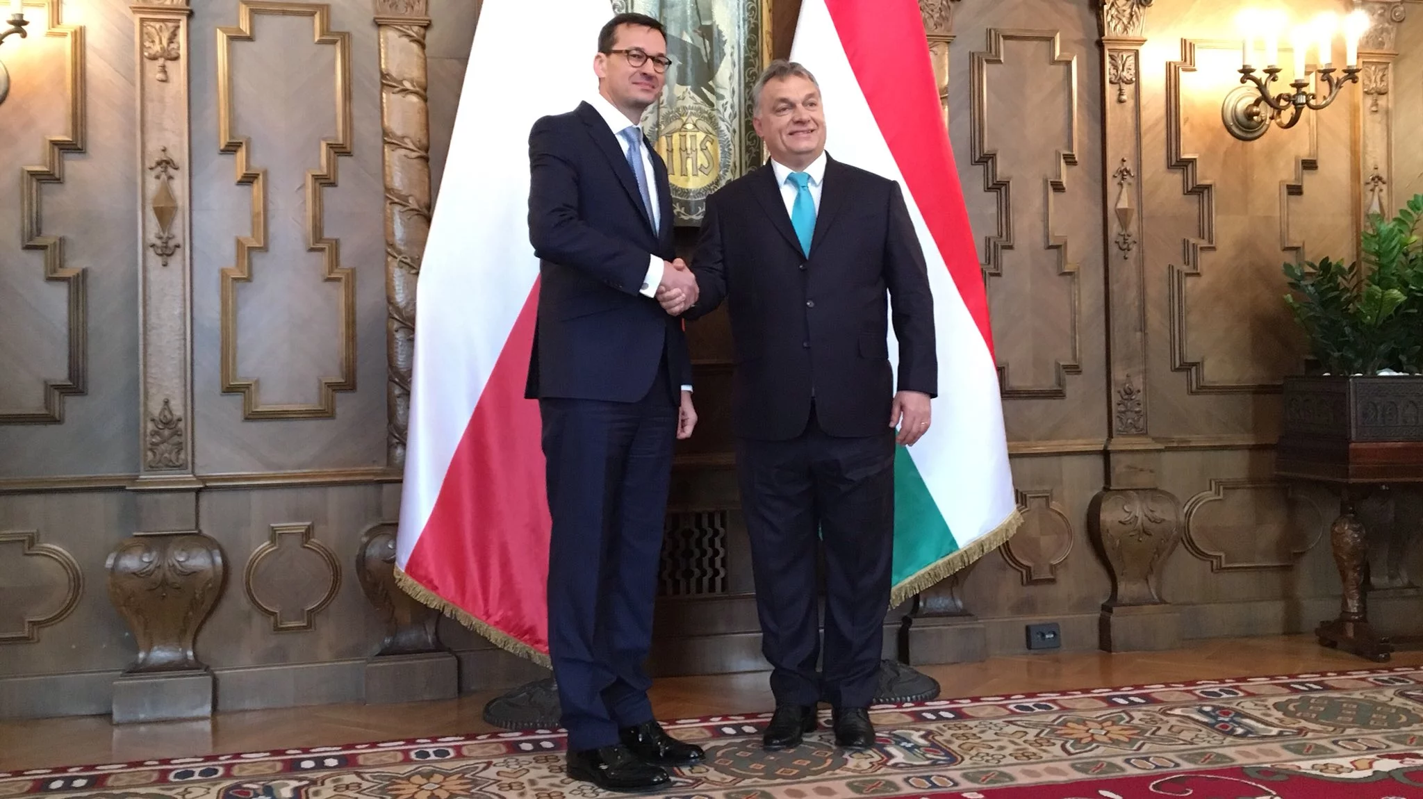 Mateusz Morawiecki, Viktor Orban