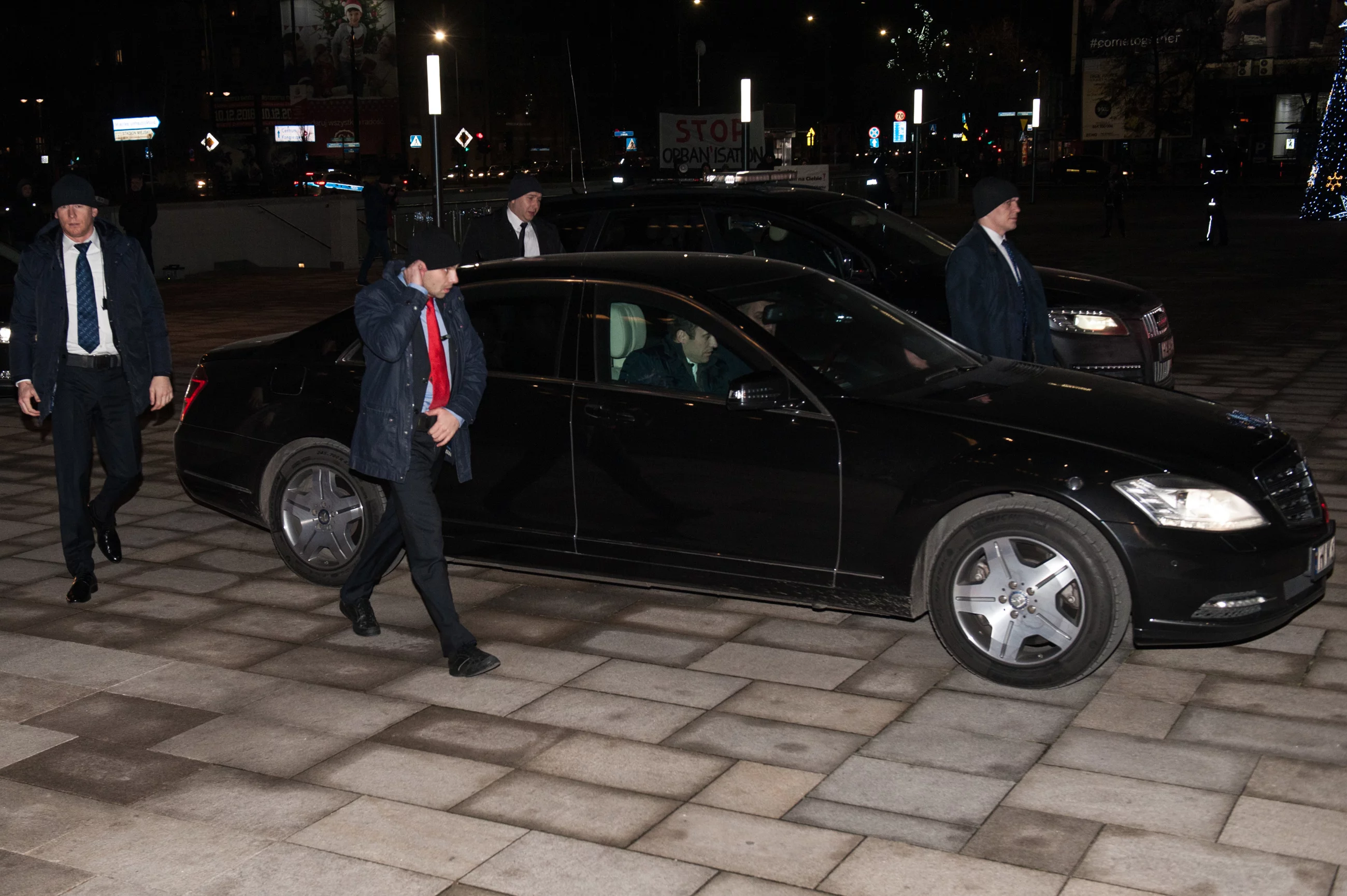 Limuzyna z premier Szydło ochraniana przez oficerów BOR