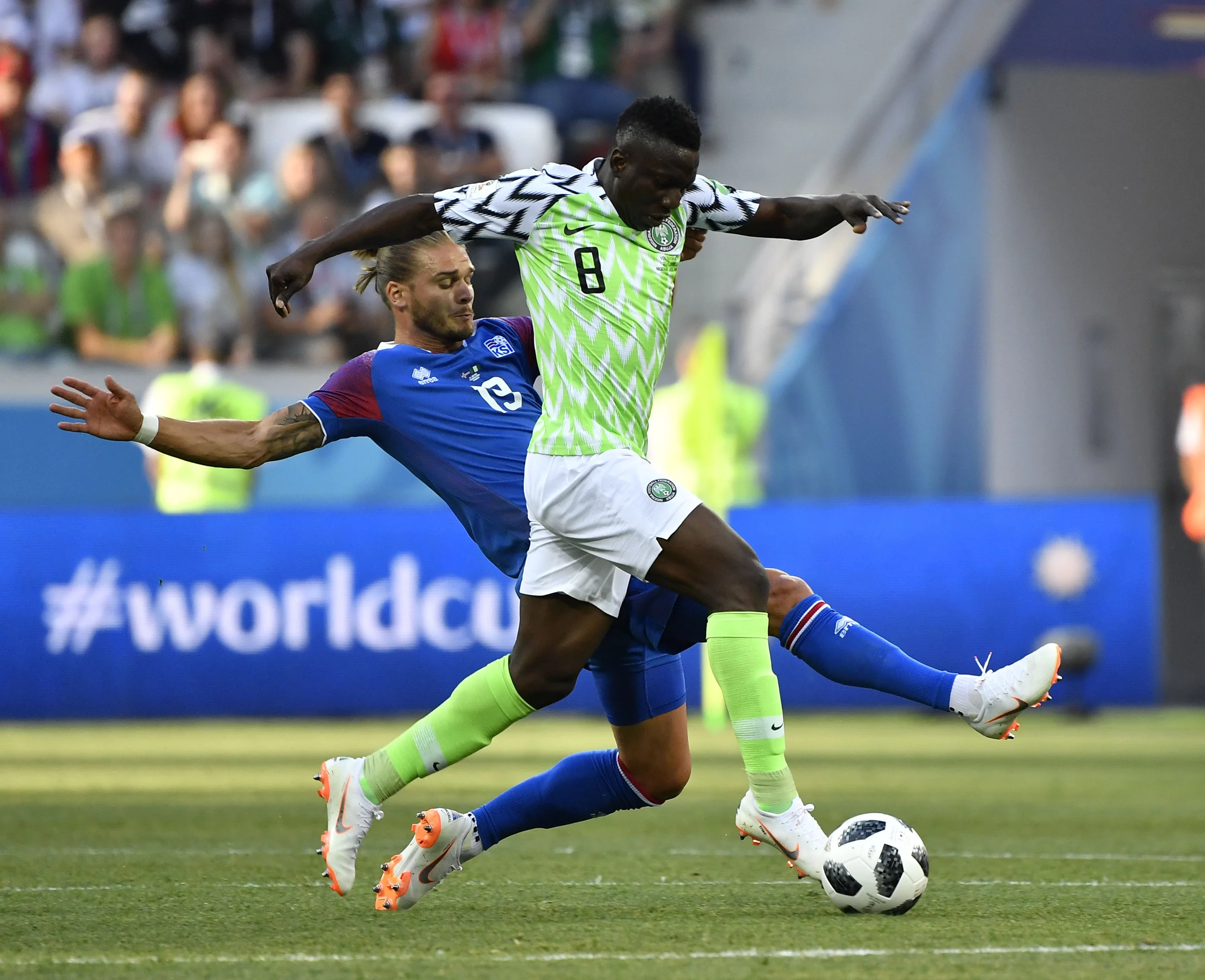 Kadr z meczu Nigeria - Islandia
