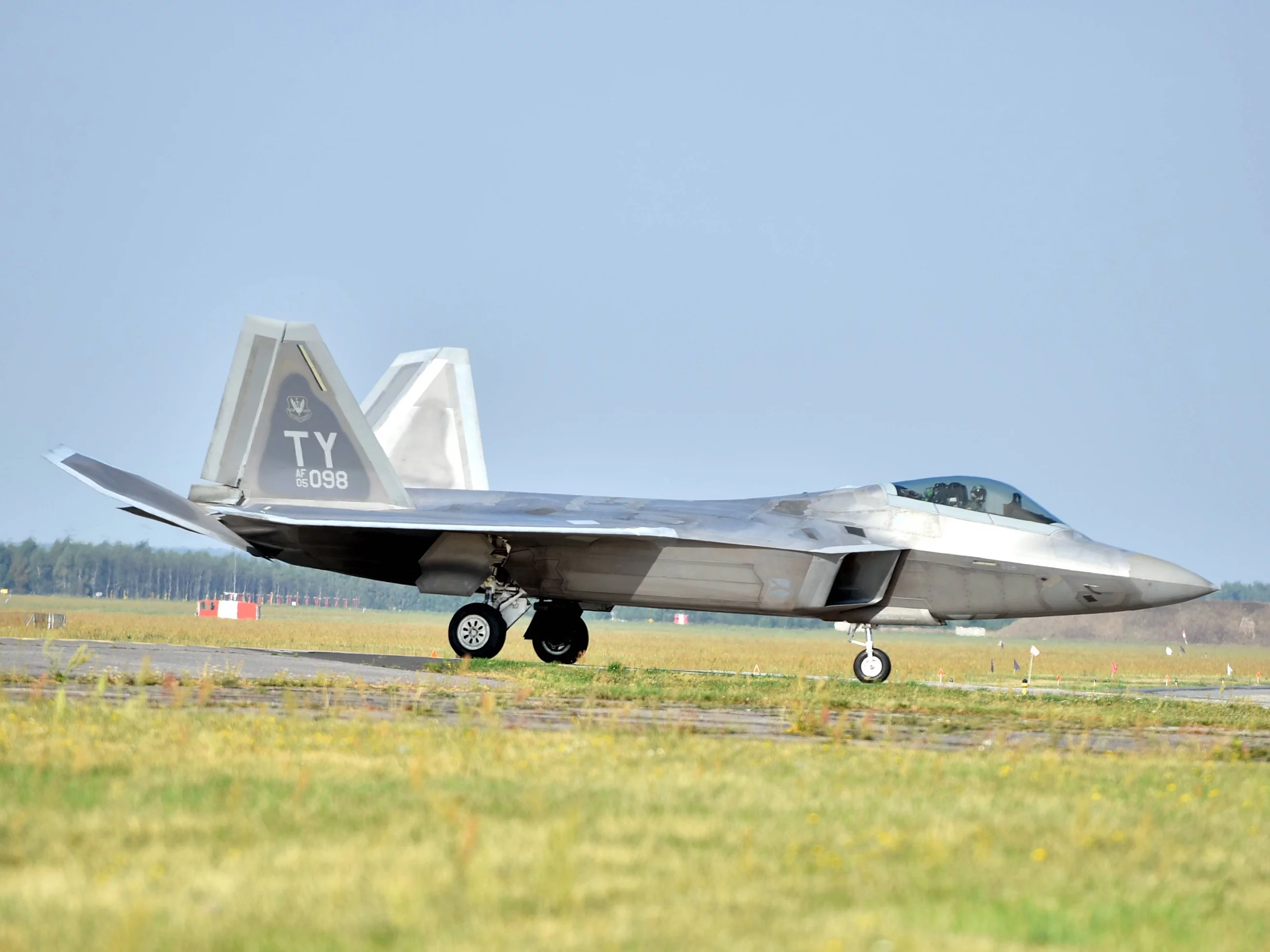 Myśliwiec F-22 Raptor.