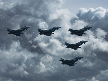 Myśliwce Typhoon. Zdjęcie ilustracyjne