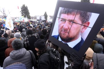 Na plakacie Ramzan Kadyrow