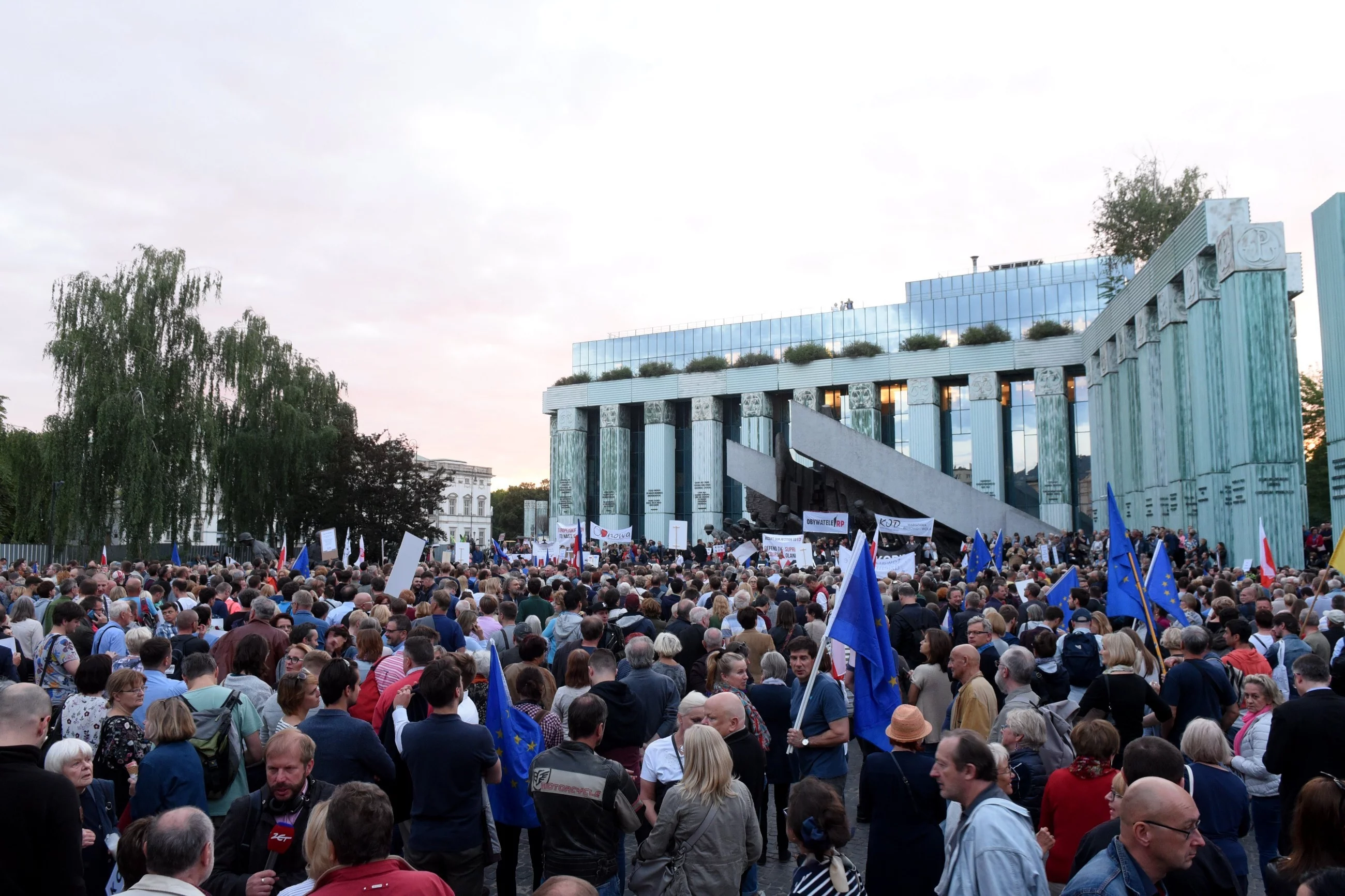 Demonstracja pod siedzibą Sądu Najwyższego