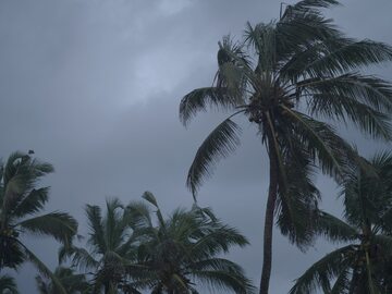 Nadejście cyklonu/zdjęcie poglądowe