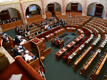 Nadzwyczajna sesja węgierskiego parlamentu ws. wyrażenia zgody na przyłączenie Szwecji do NATO