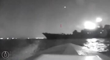 Nagranie z drona morskiego przed uderzeniem w rosyjski okręt desantowy „Olenegorskij Gorniak”