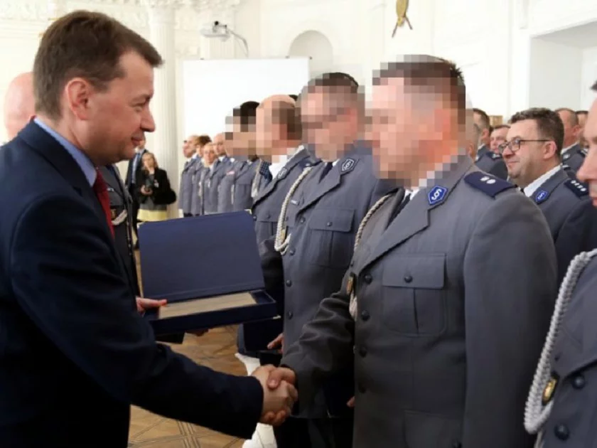 Policjanci nagrodzeni przez szefa MSWiA