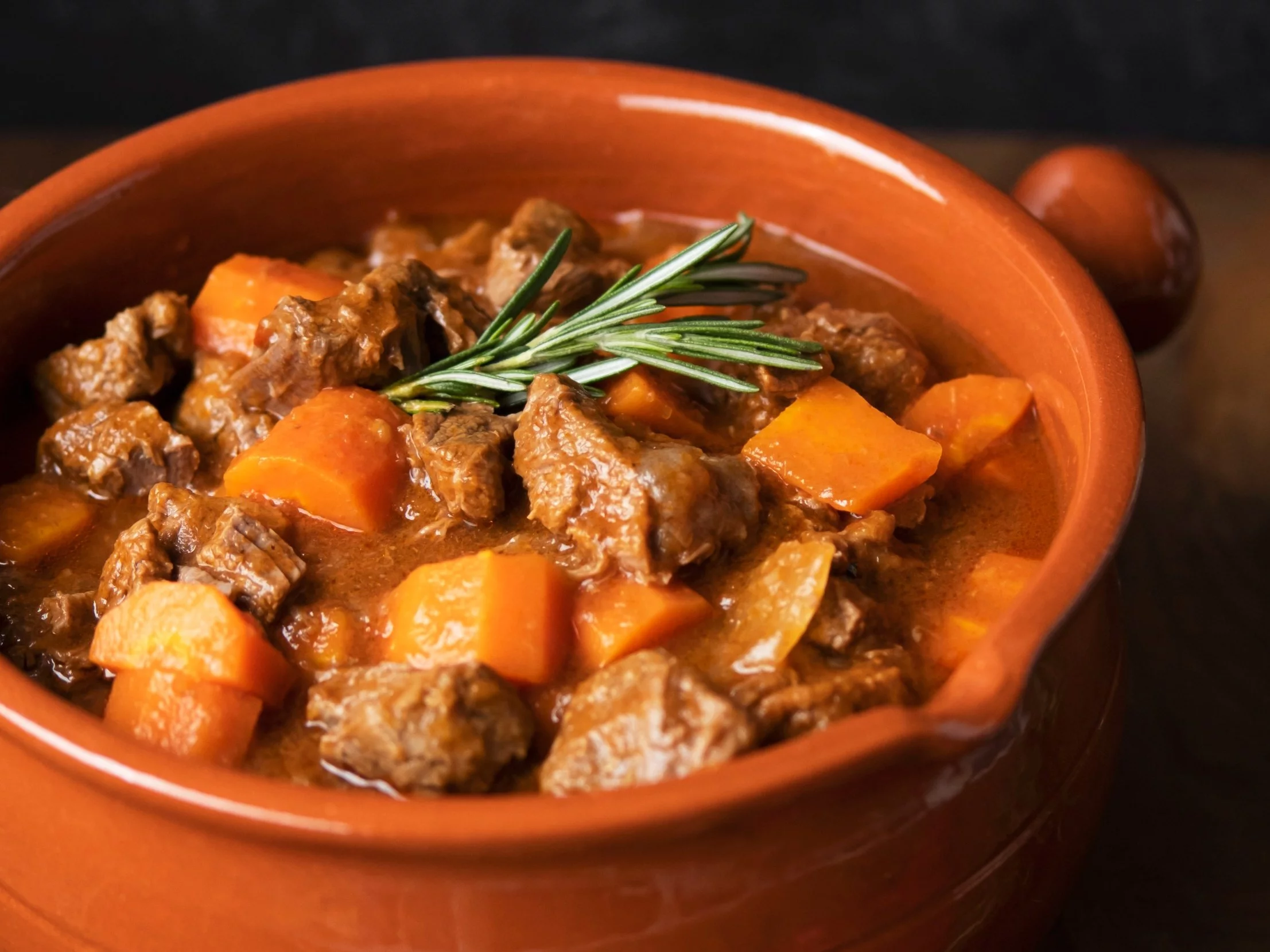 To najlepsze mięso na gulasz. istotny jest jeden szczegół, a będzie miękkie i soczyste