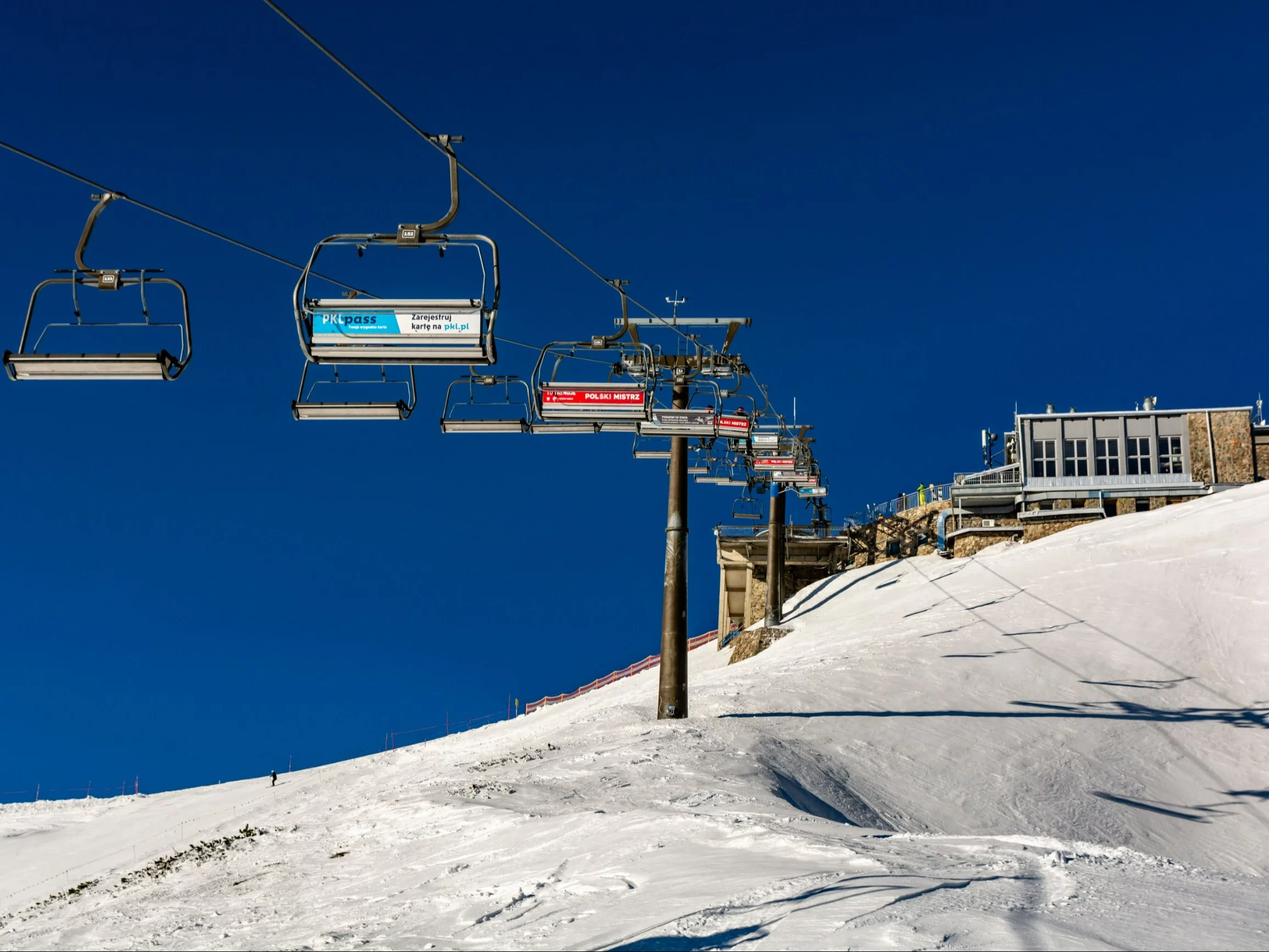 Najlepsze ośrodki narciarskie w Polsce. Można wybierać spośród faworytów