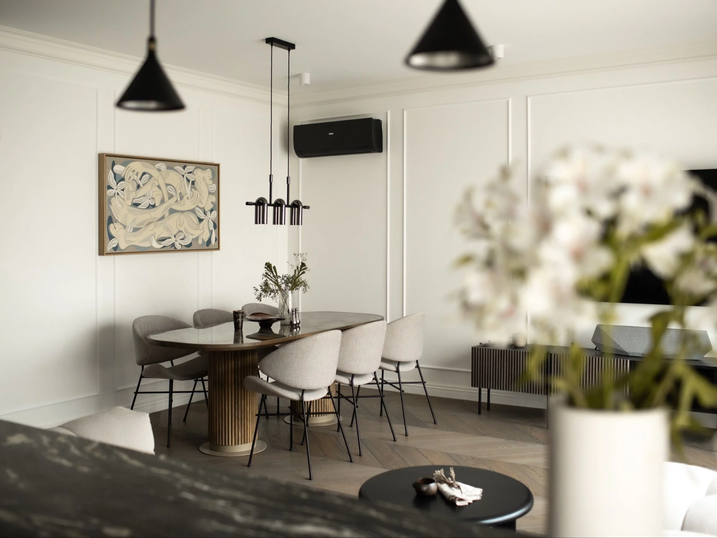 Meble marki IKER w projekcie wrocławskiej pracowni architektonicznej Formea Studio. Krzesła Cheri z kolekcji Velours Standard