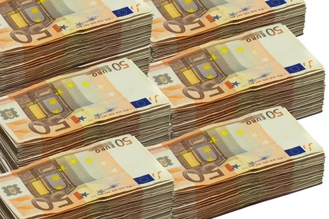 Uczestnicy szczytu poparli plan przeznaczenia 1 proc. europejskiego PKB, czyli kwoty ok. 120–130 mld euro, na stymulację gospodarki oraz walkę z bezrobociem. 123RF