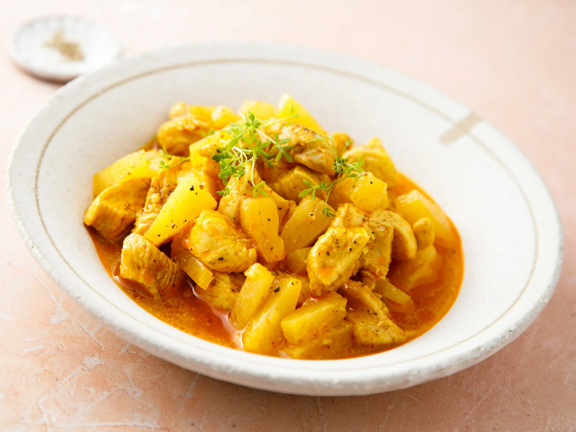 Kurczak curry z ananasem