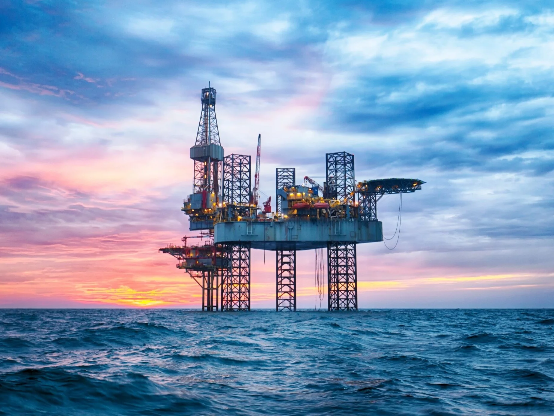 Baryłka najdroższa od tygodni. Napięcia geopolityczne podgrzewają rynek paliw