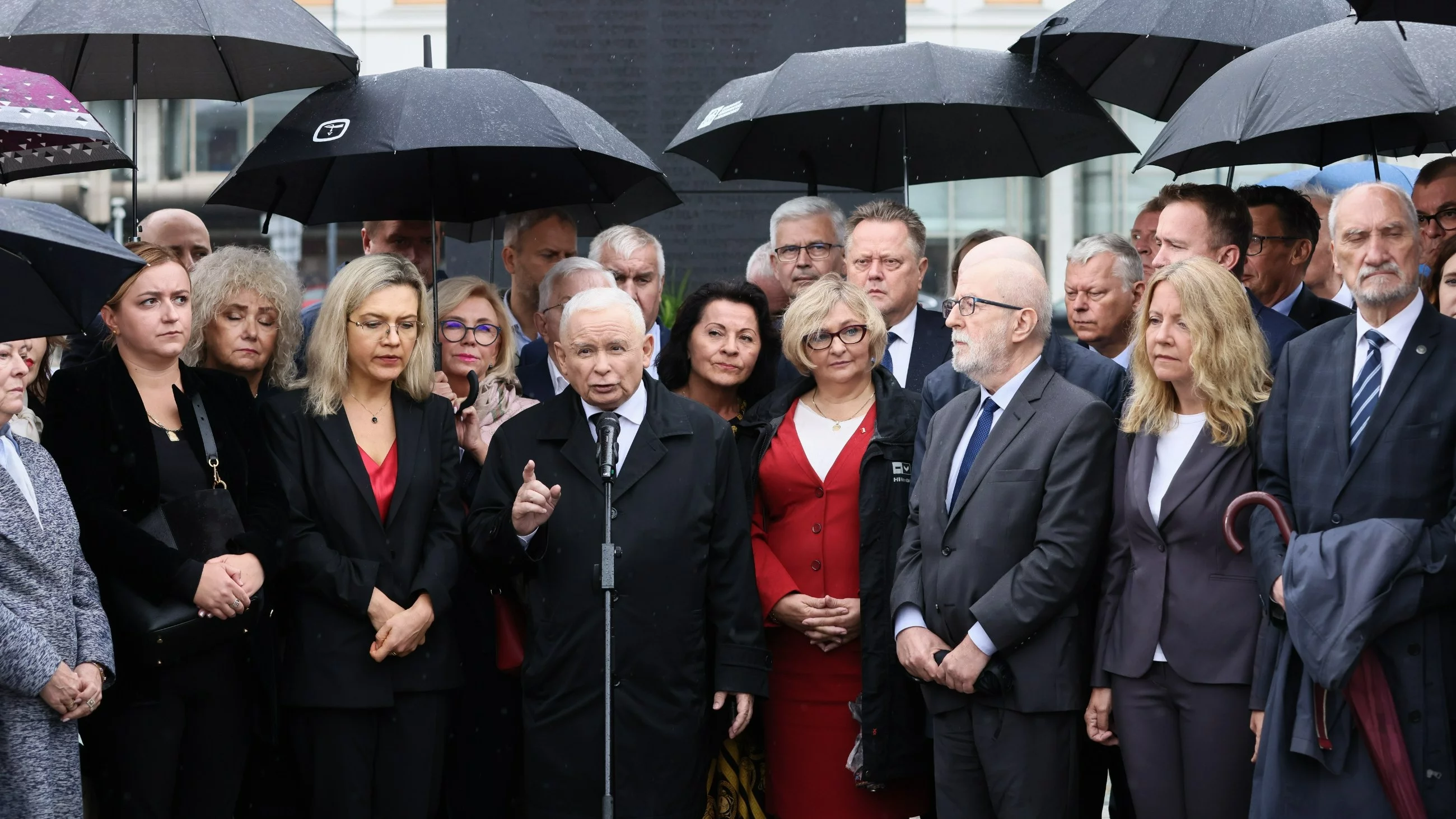 Jarosław Kaczyński podczas przemówienia w Warszawie