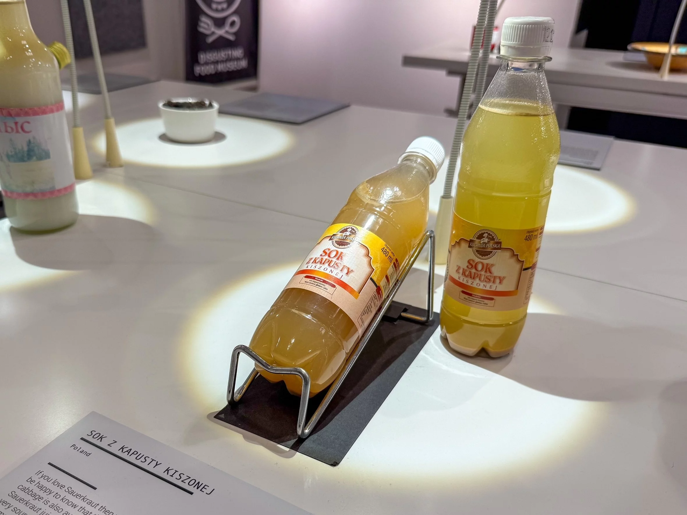 Sok z kapusty kiszonej w Muzeum Obrzydliwego Jedzenia