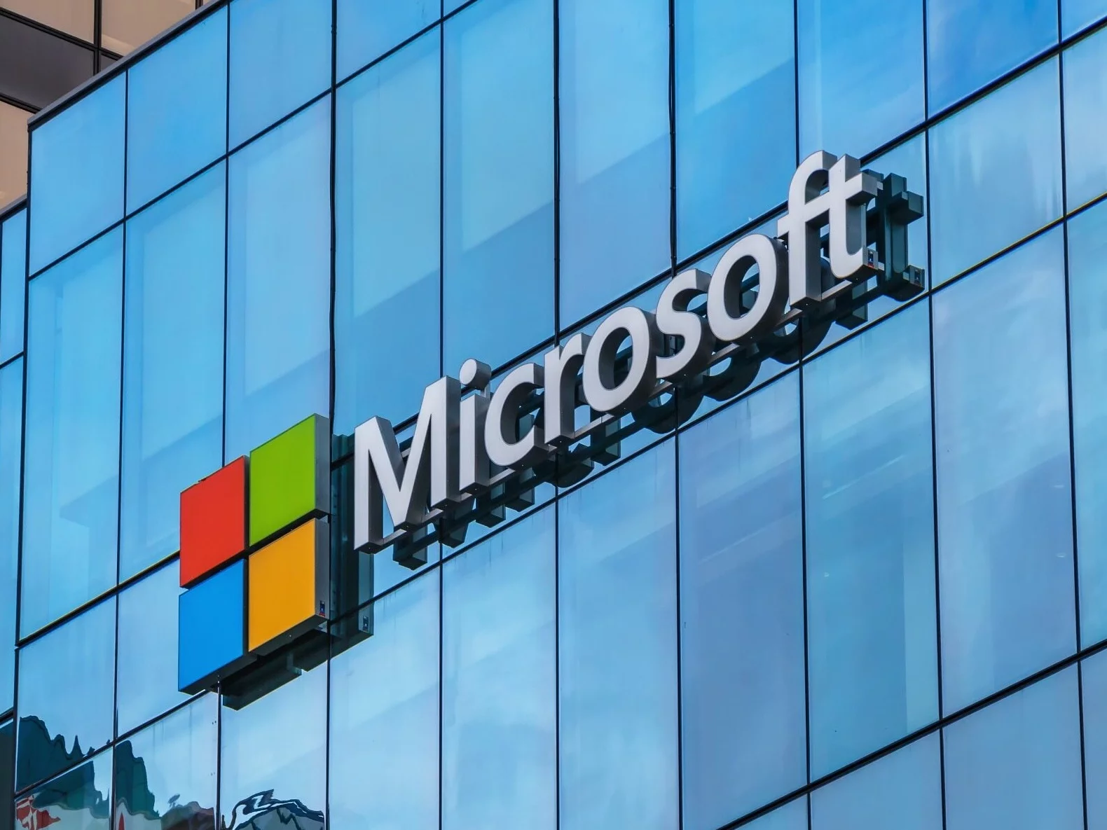 Narodowy pakiet biurowy dla urzędników. Za dużo kasy na Microsoft