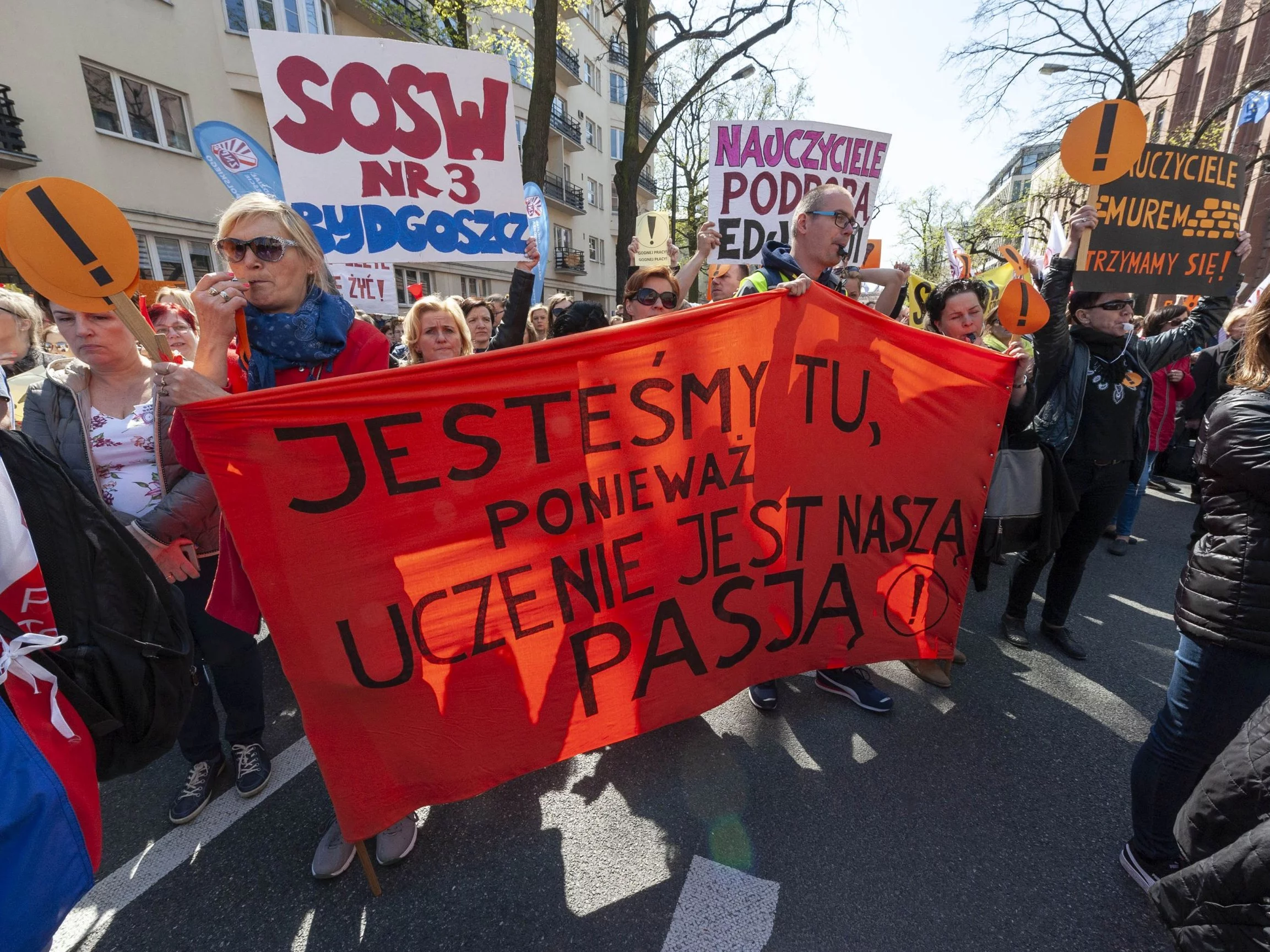 Kwietniowy protest nauczycieli przed siedzibą MEN