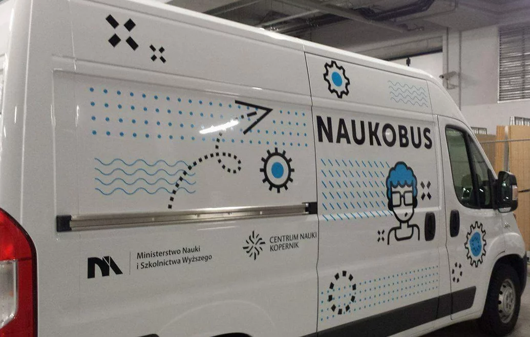 Nowoczesne laboratorium naukowe - Naukobus