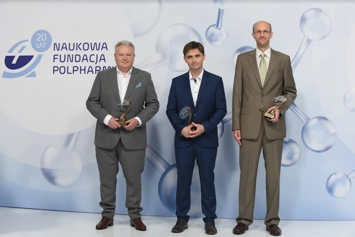 Prof. Rafał Pawliczak, prof. Paweł Majak, dr Jerzy Kotlinowski –zwycięzcy XIX edycji konkursu na finansowanie projektów badawczych ze środków Naukowej Fundacji Polpharmy