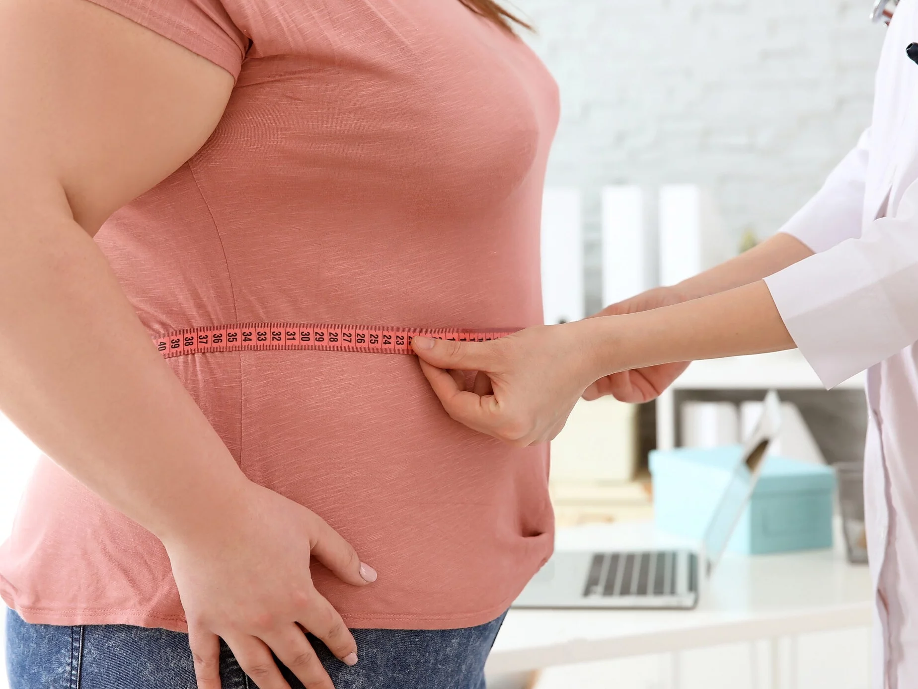 Nie chudniesz mimo diety? Dietetyczka ujawnia, co naprawdę blokuje twój metabolizm