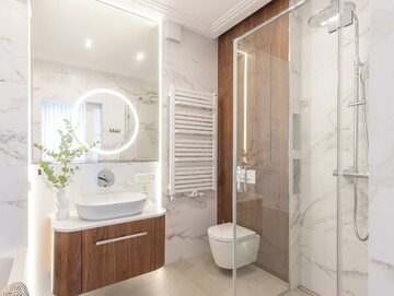 Nie musisz wydać fortuny, by twoja łazienka wyglądała luksusowo. Projekt: Makao Home