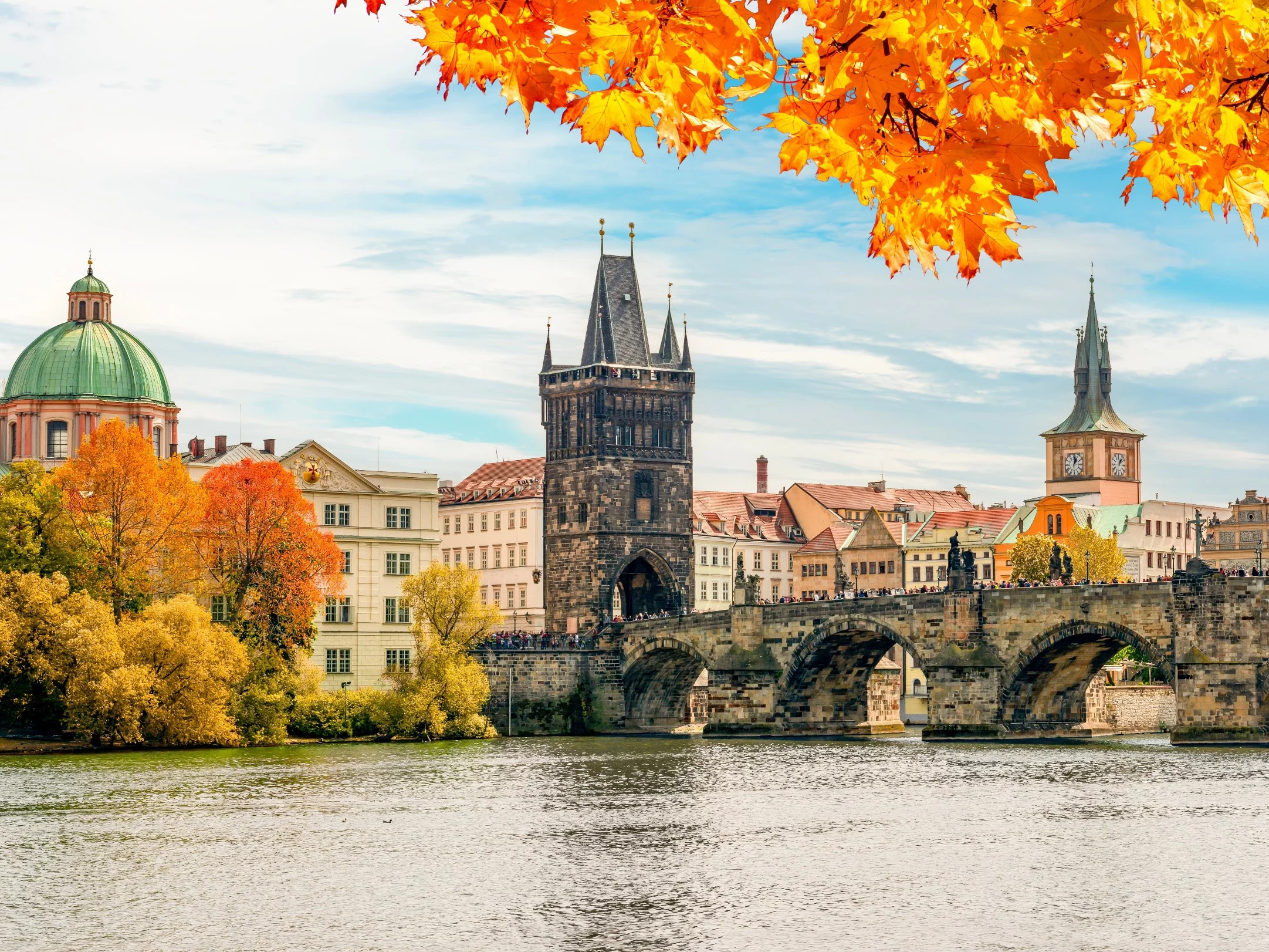 Te miasta są idealne na jesienny wypad. Wyglądają bajkowo!