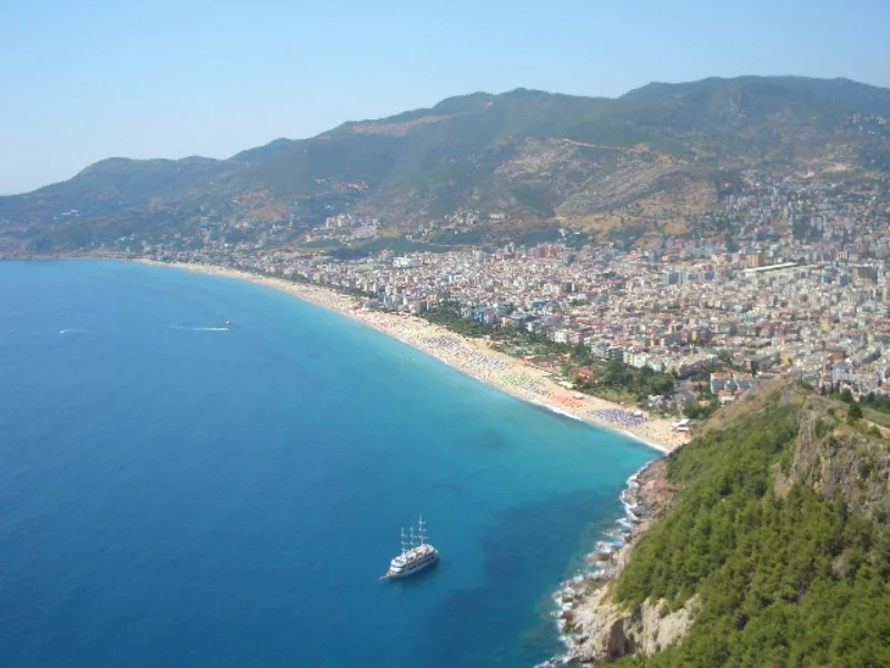 Alanya, jeden z najpopularniejszych kurortów w Turcji.