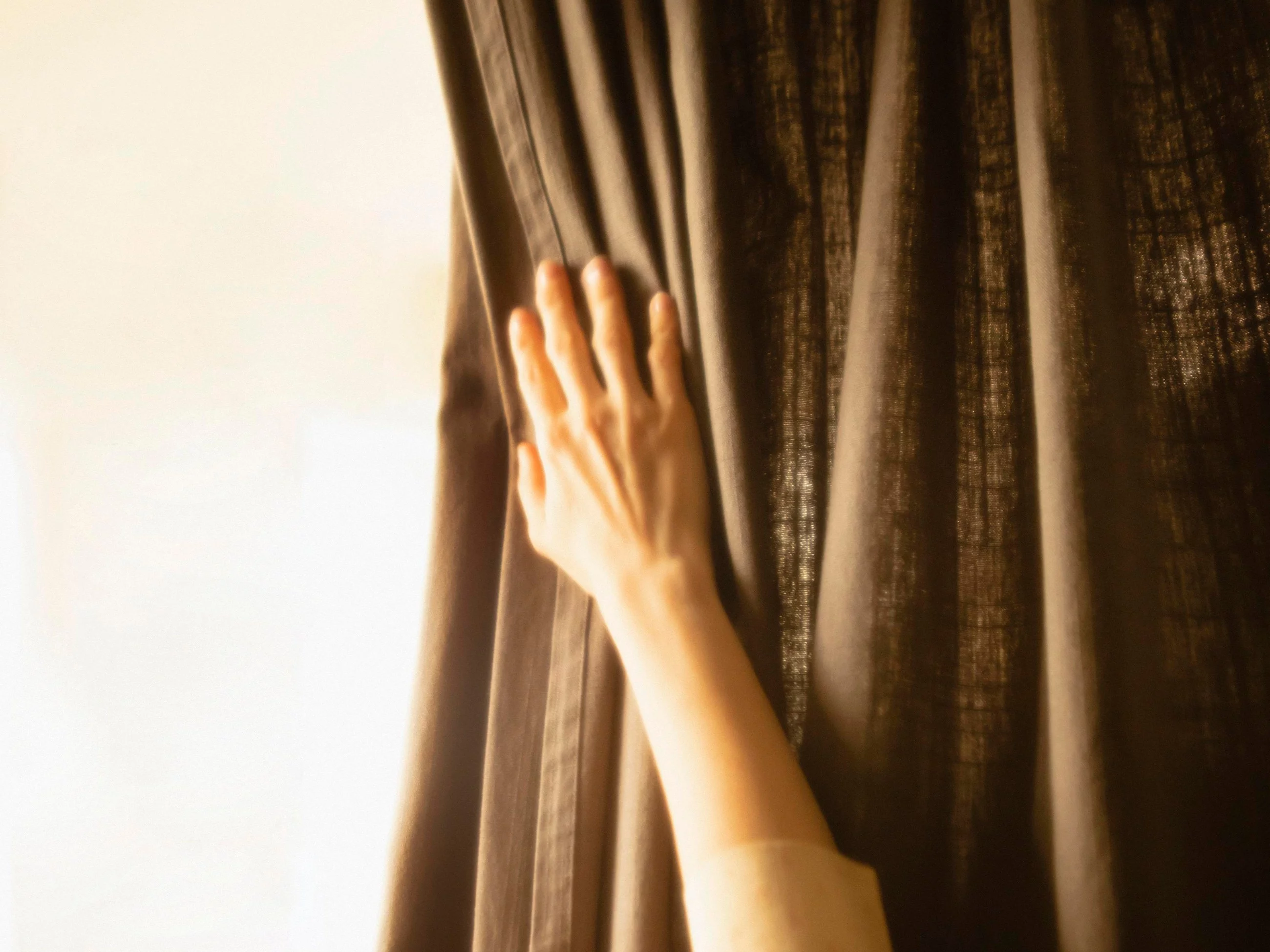 To, czy zasłony trzeba prasować w dużej mierze zależy od techniki prania