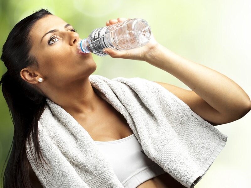 ¡Recuerda la hidratación adecuada durante el entrenamiento de verano!  Consulte las últimas recomendaciones de expertos – Zdrowie Wprost