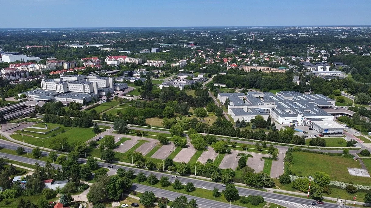 Kompleks zabudowań Instytutu Centrum Zdrowia Matki Polki w Łodzi