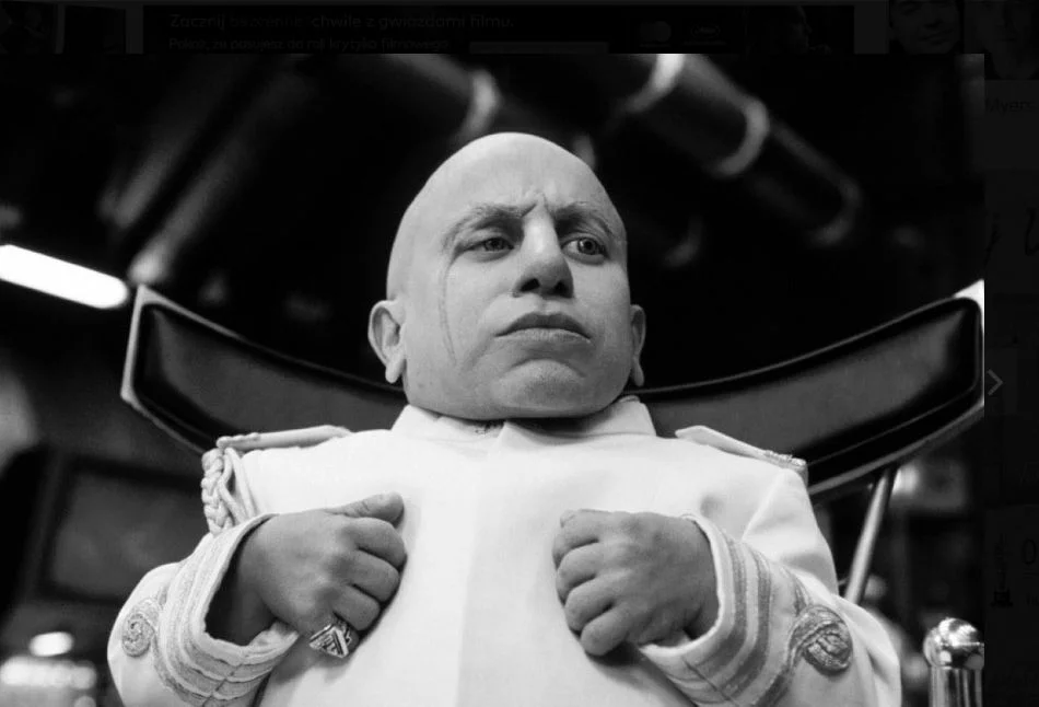 Verne Troyer w jednej z ról filmowych