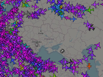 Niebo nad Ukrainą w czwartek około godziny 5 rano polskiego czasu