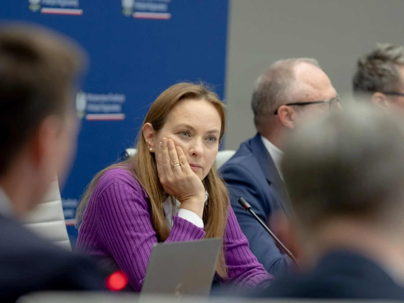 Niedyskrecje parlamentarne. Czy Donald Tusk się wścieknie z powodu KPO?