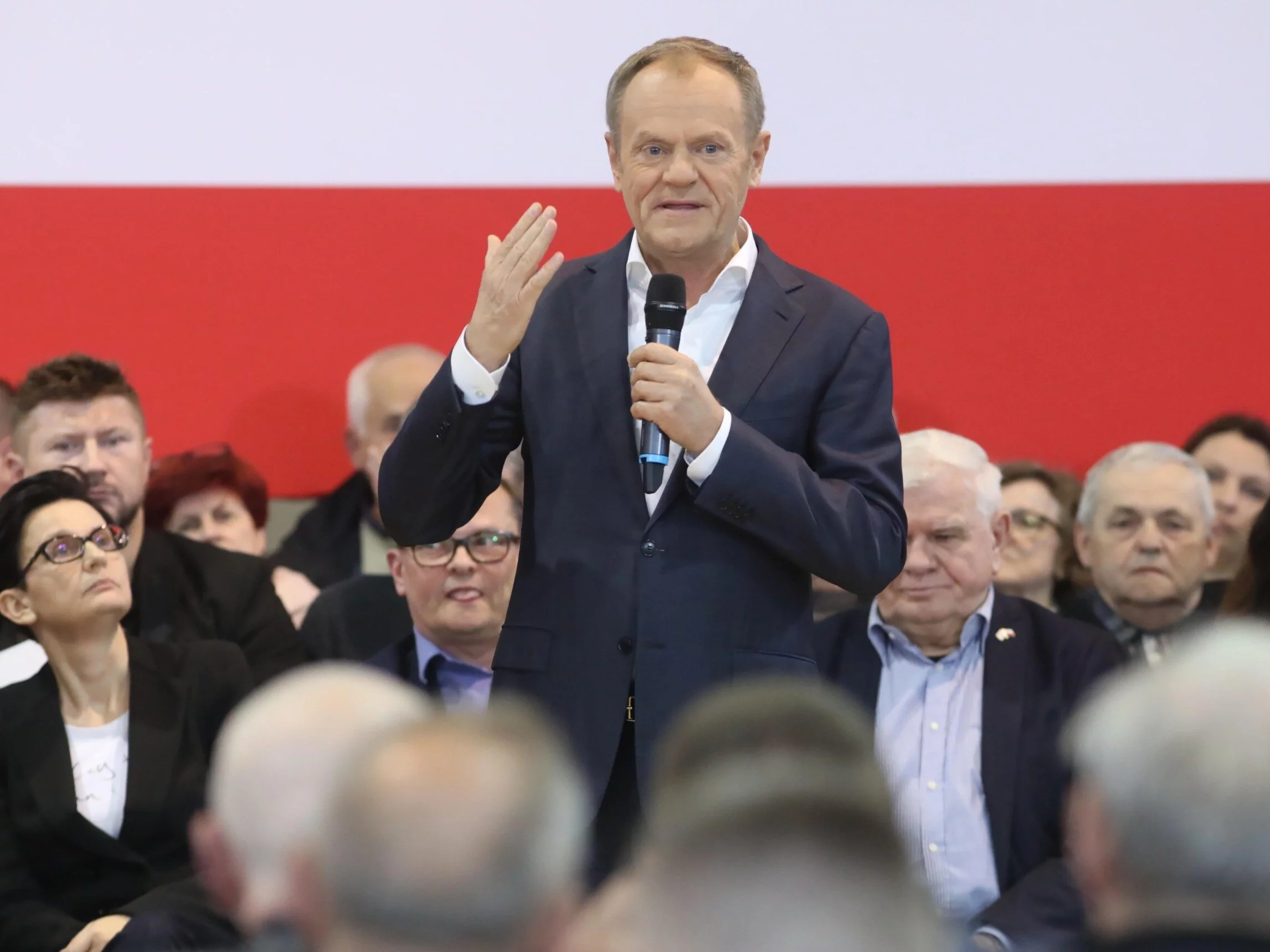 Donald Tusk podczas spotkania z mieszkańcami w Białej Podlaskiej