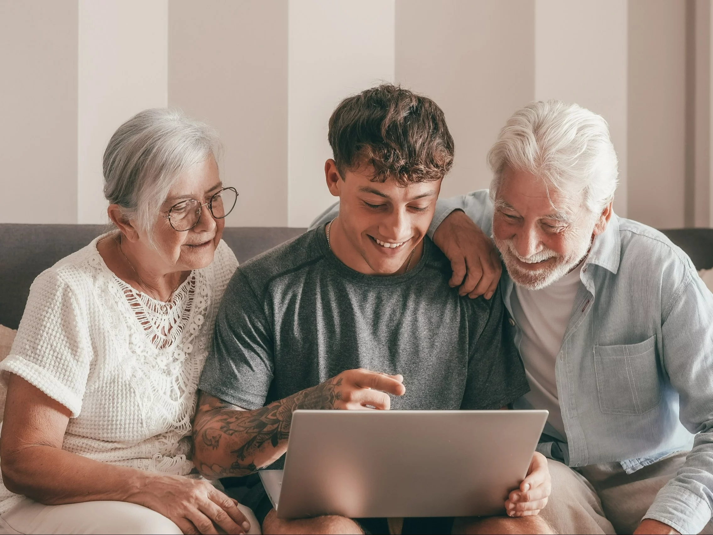 Ci emeryci nie dostaną już pieniędzy do ręki. Zmiany od 2026 r.