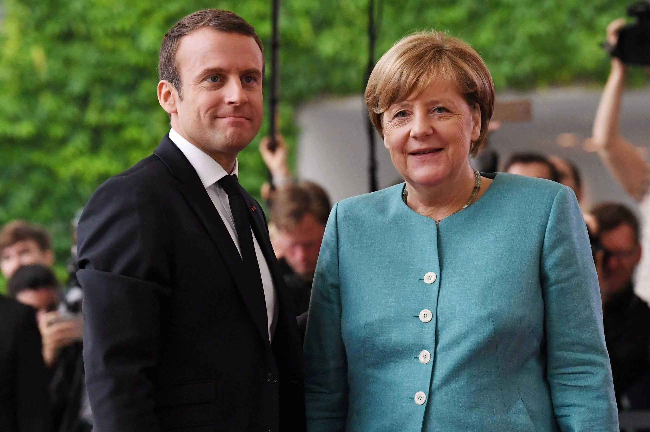 Emmanuel Macron i Angela Merkel