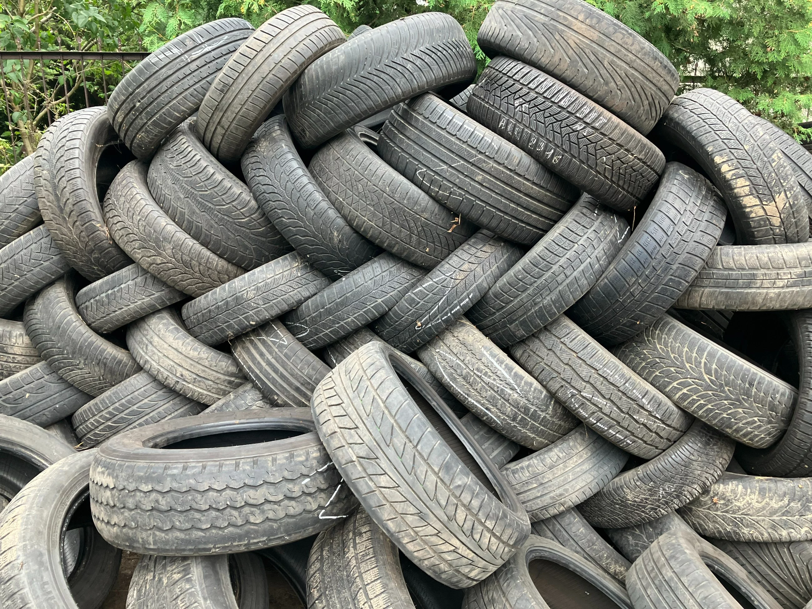 Niemcy zakazują tych opon. Polska pójdzie ich śladem?