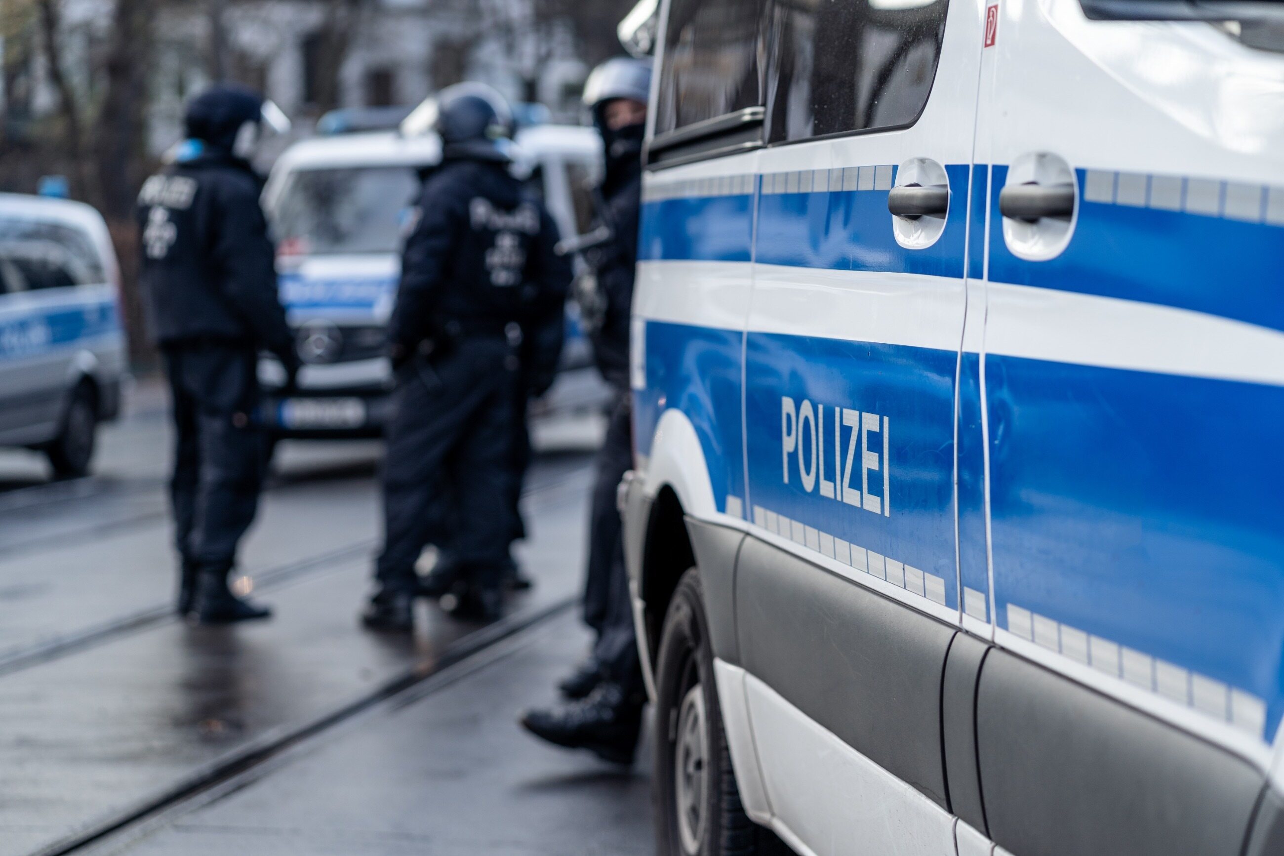 Protesty antycovidowe w kilku krajach Unii. W Grecji policja użyła gazu i armatek wodnych - Vimarsana News