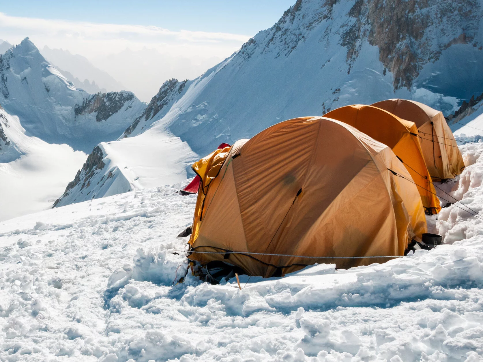 Namioty w obozie III na Gaszerbrum II (8035 m n.p.m.)