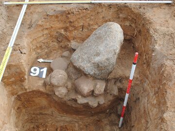 „Nietypowy obiekt” odkryty przez archeologów w Mikołajkach