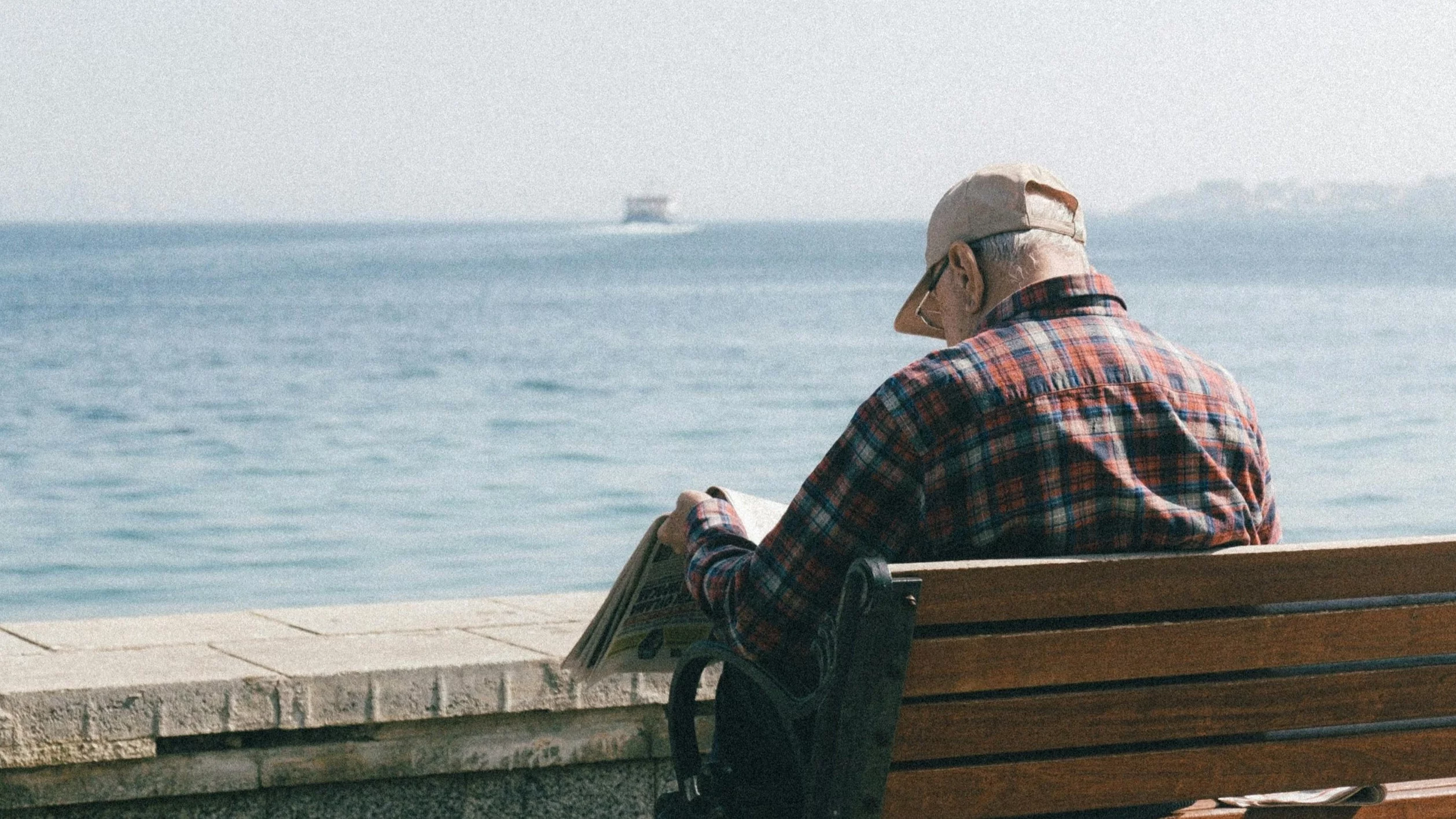 Seniorzy często nie chcą przyznać się przed sobą do tego, że potrzebują pomocy /