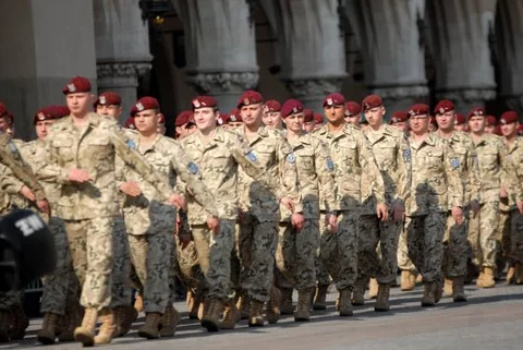 Jednostki wydzielone do działań sojuszniczych są dobrze wyszkolone. Pozostałe - nie bardzo (fot. Jacek Bednarczyk/PAP)