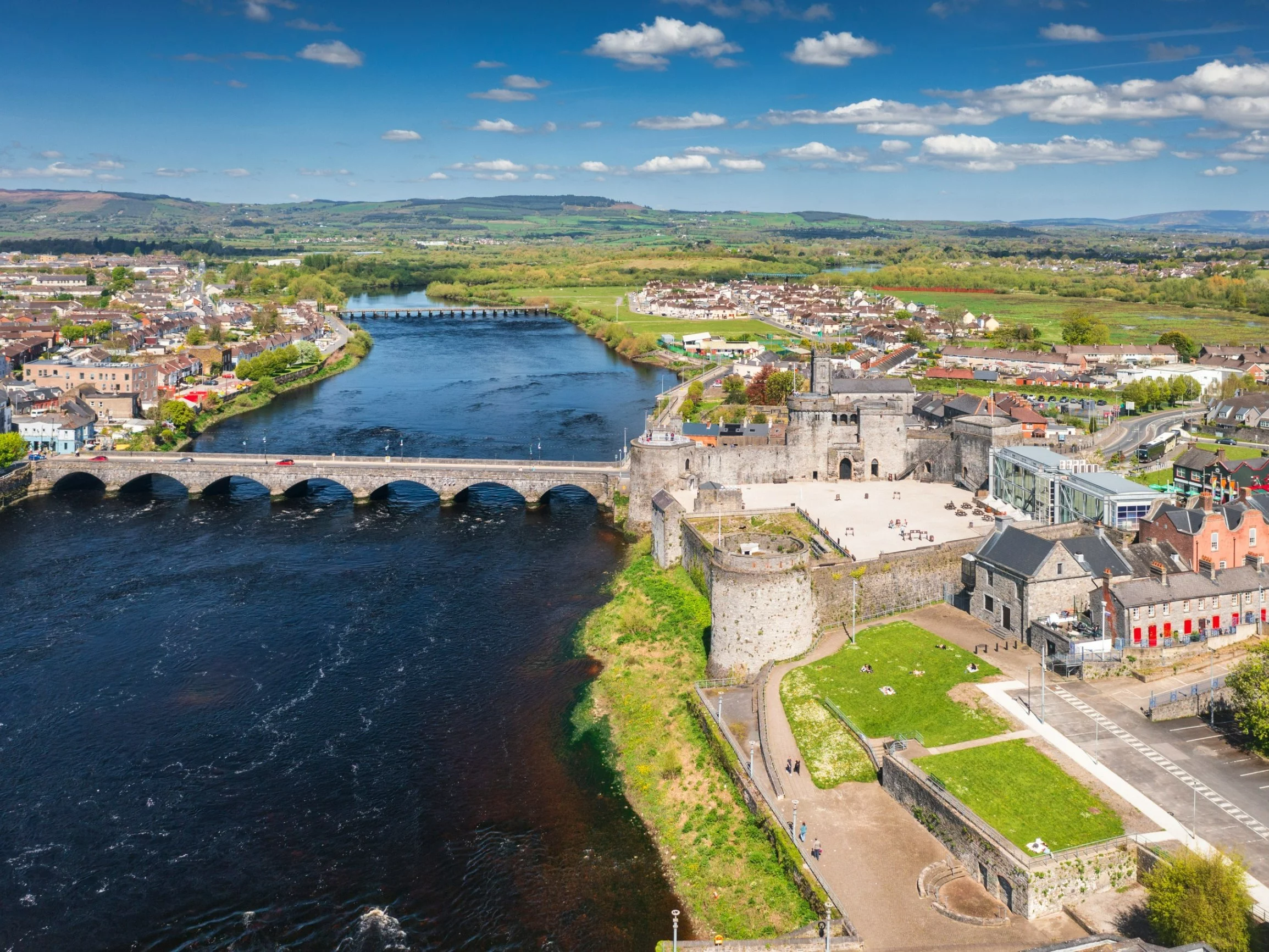 Nowe trasy Ryanair z Polski. To miasto jest bramą do słynnej atrakcji