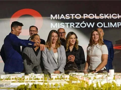 Prezentacja osiedla w Lesznowoli w obecności sportowców