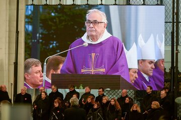 O. Ludwik Wiśniewski w trakcie mszy pogrzebowej prezydenta Gdańska Pawła Adamowicza