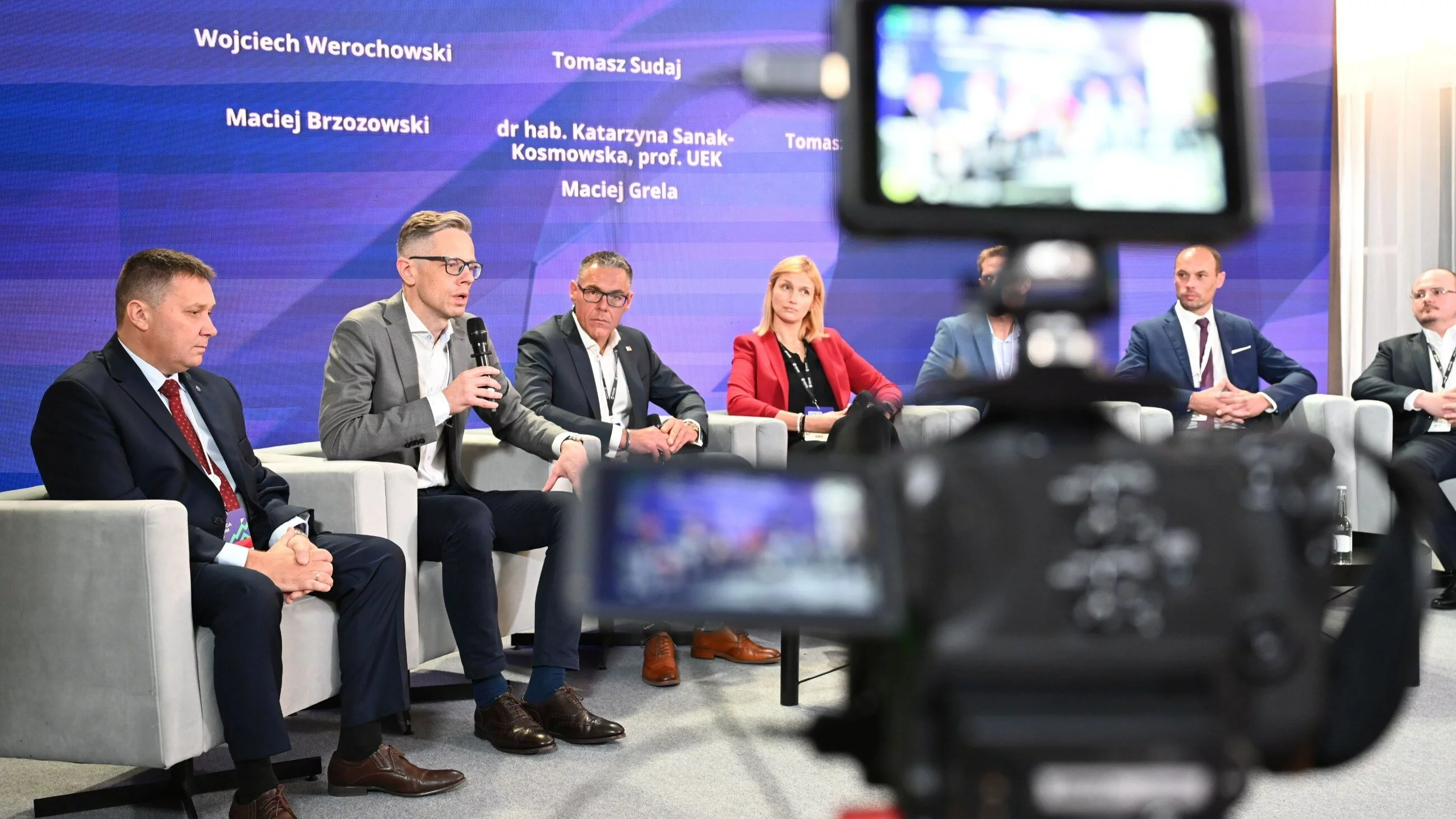 Krynica Forum. Panel „Od okienka do bota”