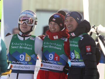 Od lewej: Aleksander Zniszczoł, Kamil Stoch, Piotr Żyła